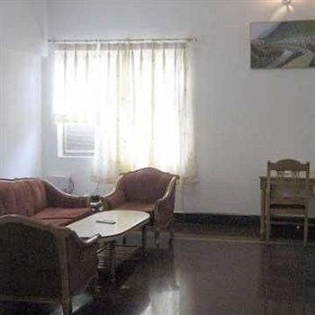 Rahi Tourist Bungalow Hotel อัครา ภายนอก รูปภาพ
